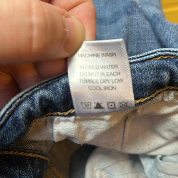 Judy Blue Boyfriend Fit Distressed Jeans 15/32 - Picture 7 of 9